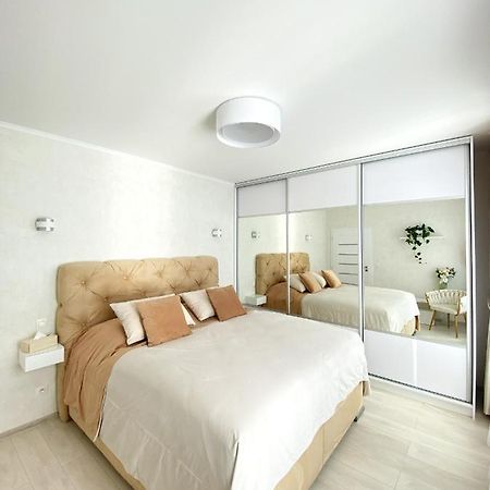 Die Eleganz - Apartment Near The City Center With Free Parking 布拉迪斯拉发 外观 照片