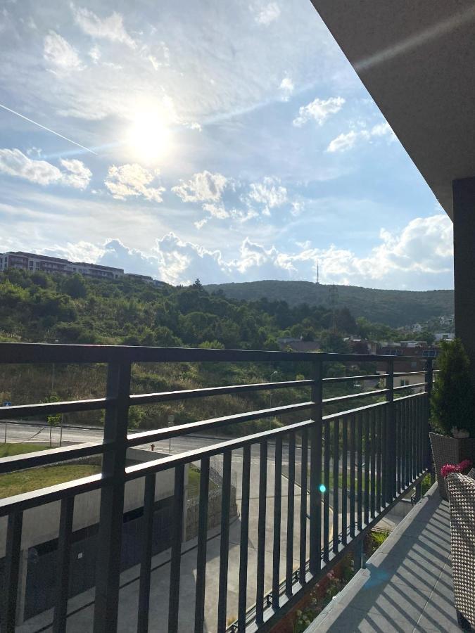 Die Eleganz - Apartment Near The City Center With Free Parking 布拉迪斯拉发 外观 照片