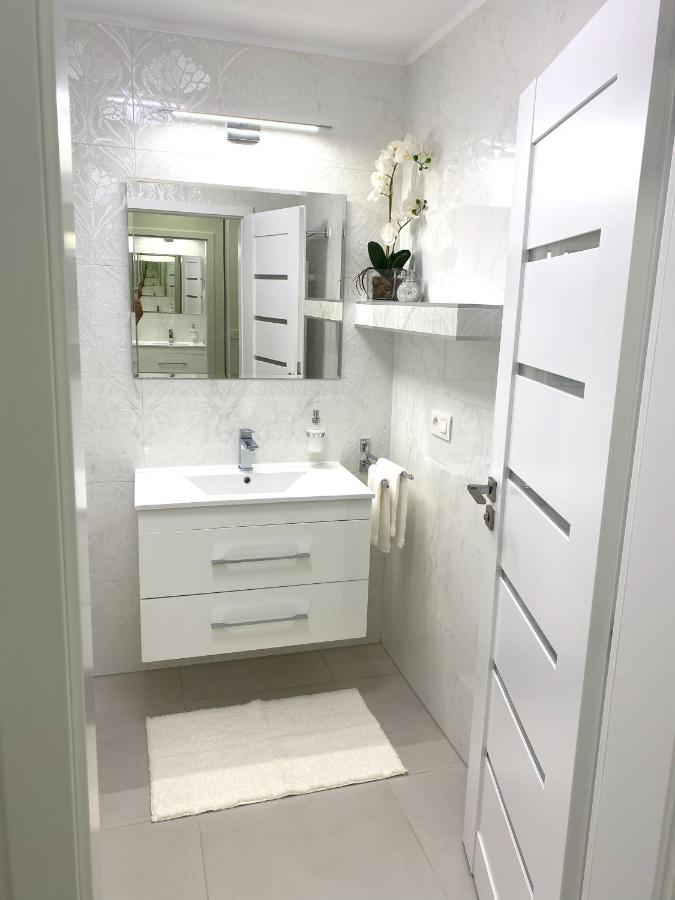 Die Eleganz - Apartment Near The City Center With Free Parking 布拉迪斯拉发 外观 照片