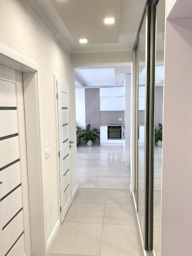 Die Eleganz - Apartment Near The City Center With Free Parking 布拉迪斯拉发 外观 照片